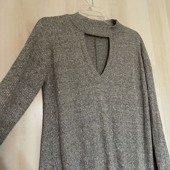 Maurices gray knit top, size large - Picture 6 of 12